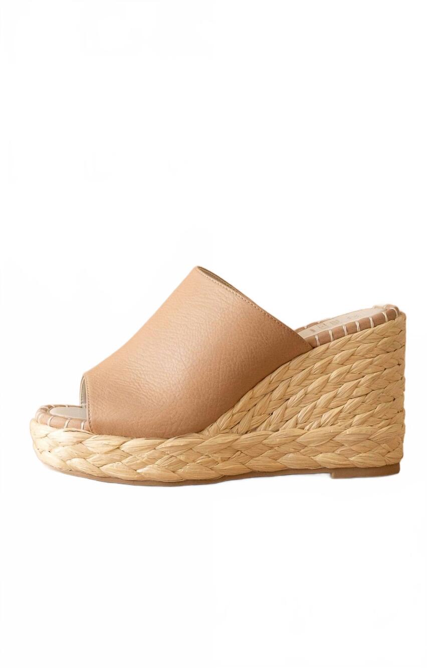 NEW OASIS SOCIETY women's raina slip on wedge in apricot